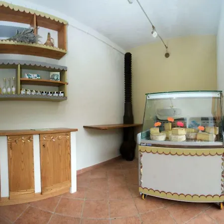 Agriturismo La Chabranda Farm stay Pomaretto